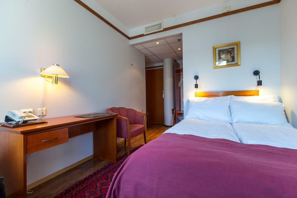 Enter Amalie Hotel Tromso Room photo